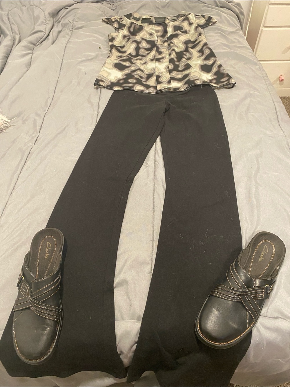 a 3 SET BUNDLE . shirt size small, wide legs black legging sz s , CLARKS Clogs